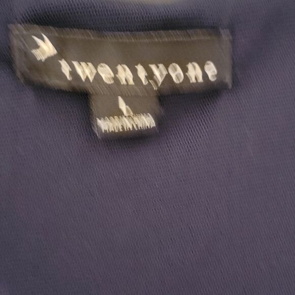 Twentyone sleeveless navy top Size L - Picture 6 of 7